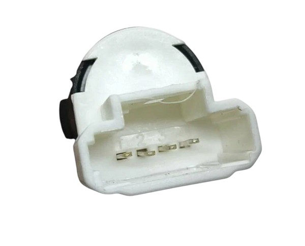 Выключатель стоп-сигнала и положения педали сцепления "ERA" Renault Vesta 330728